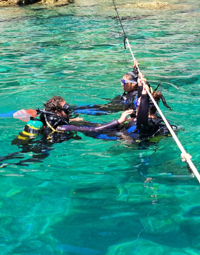 Marmaris Diving Tour instructor guiding first dive